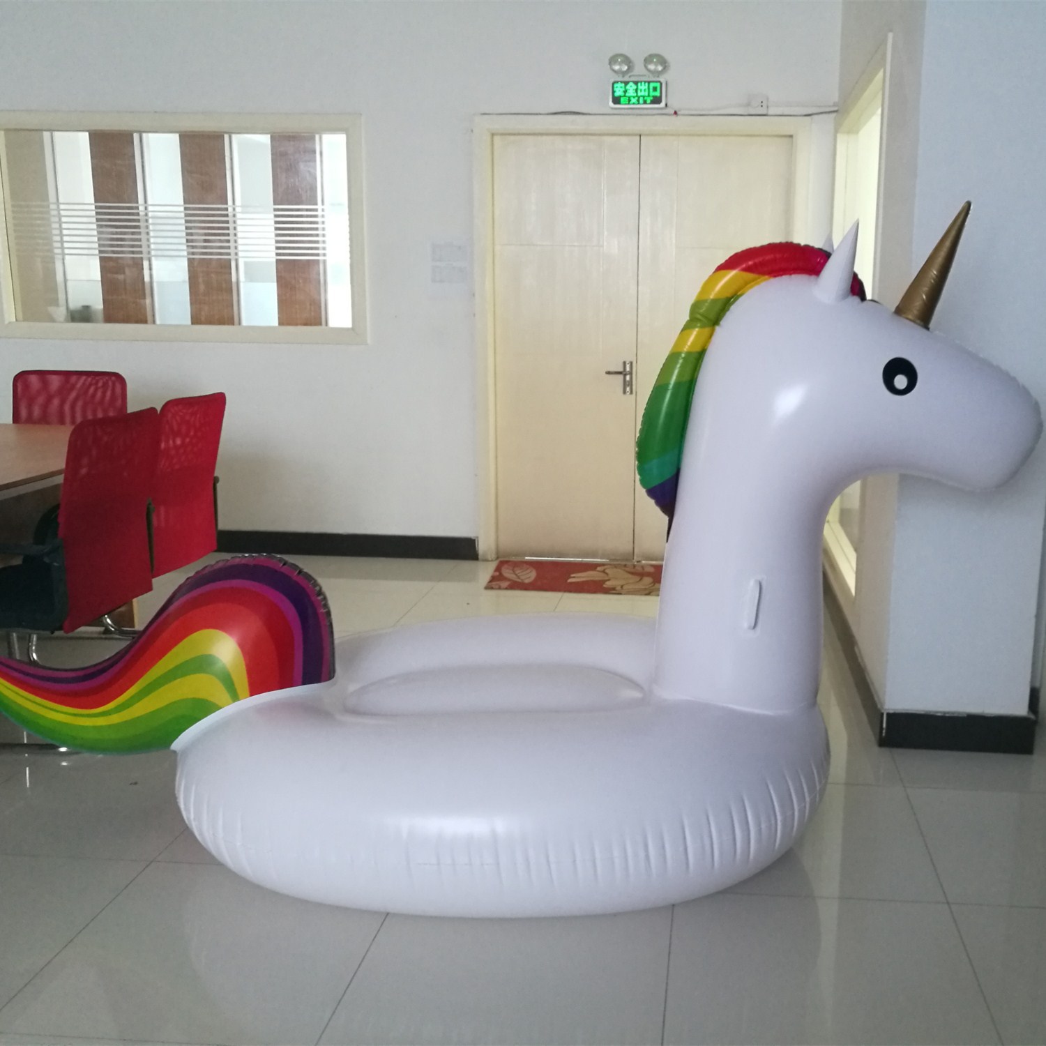 厂家现货直销充气独角兽坐骑水上浮排 环保pvc水上浮排批发定制