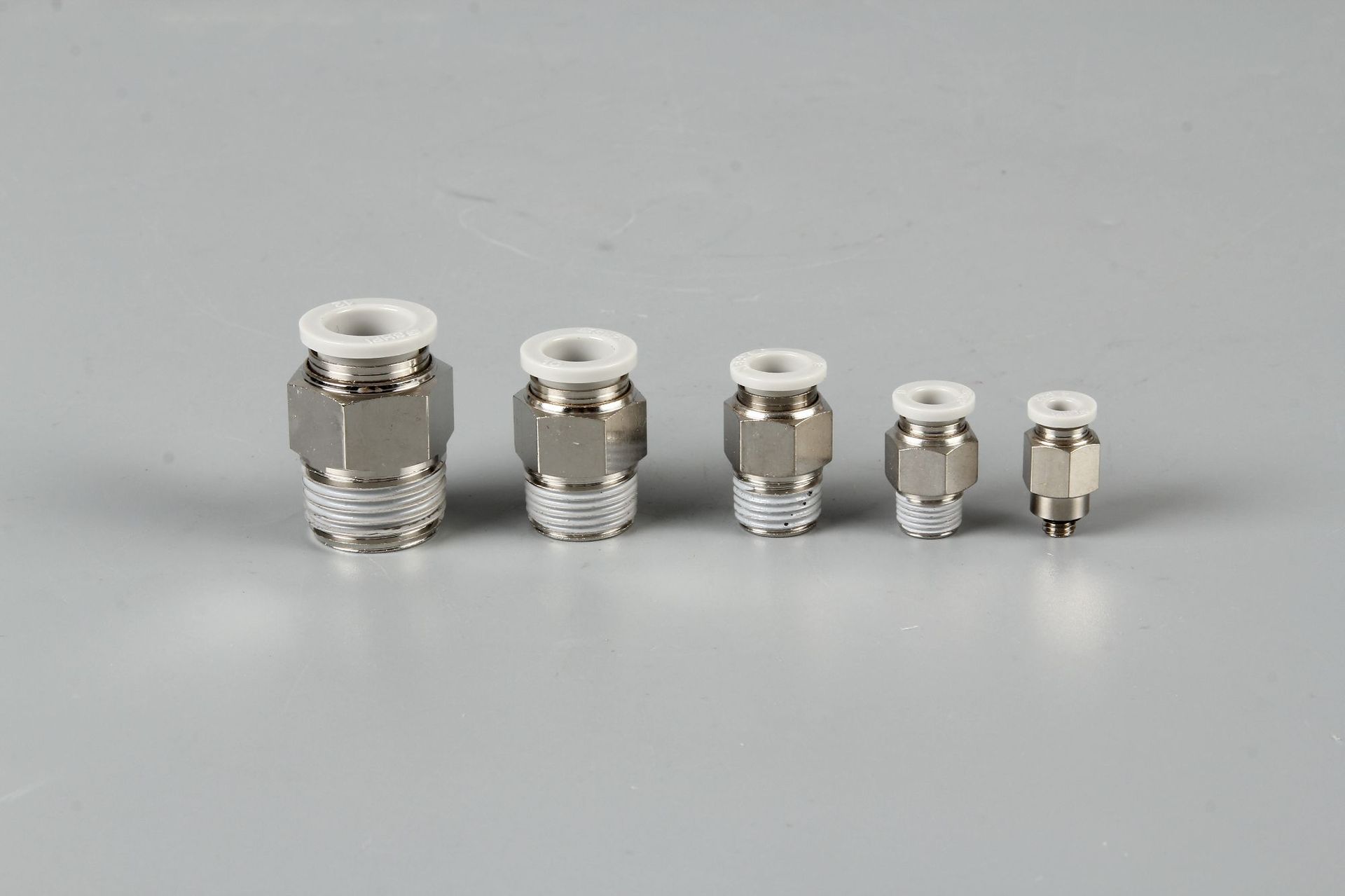 高品质台湾品牌pc系列直通快插式气动管白色接头全铜镀镍外螺纹