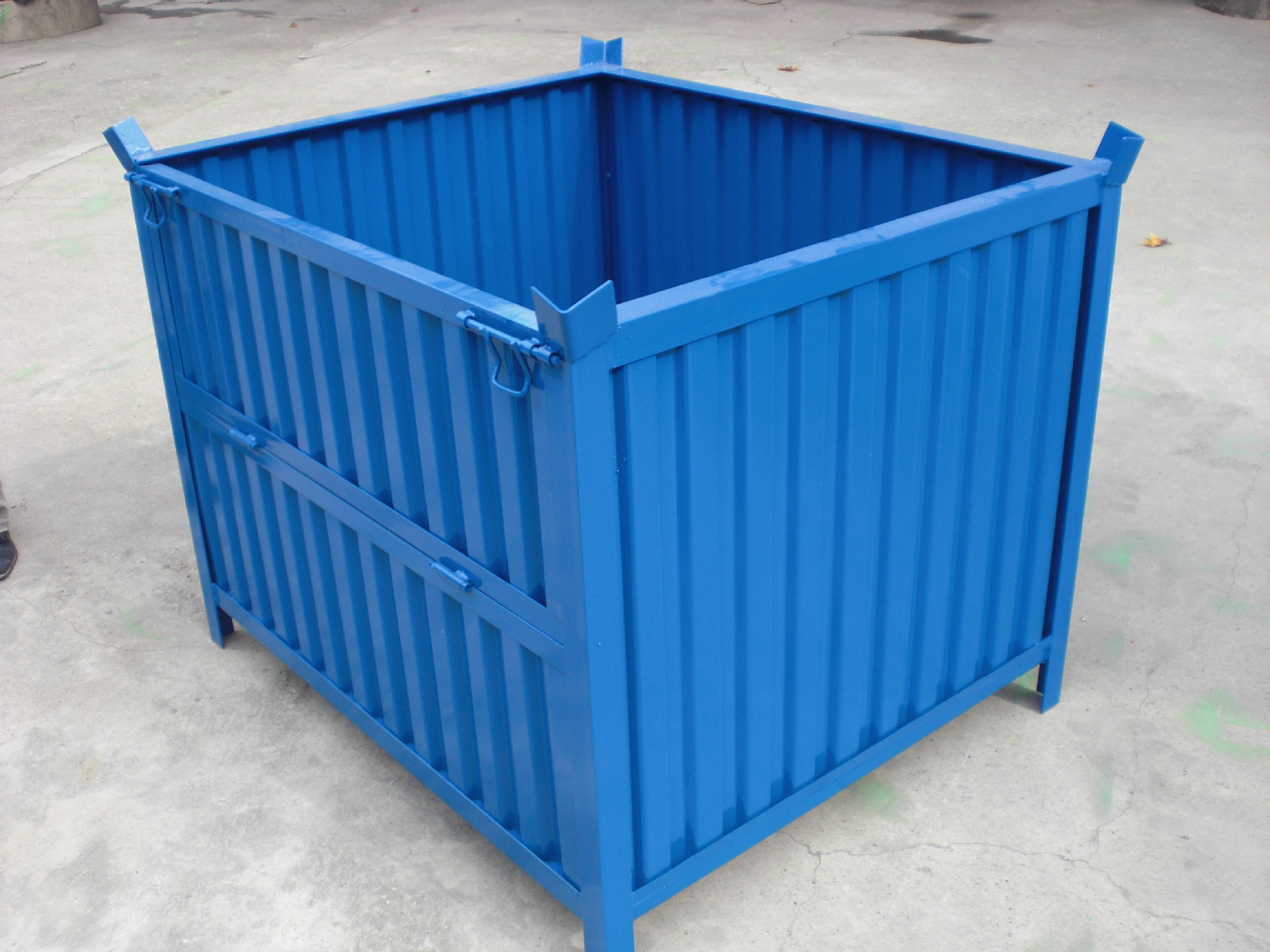 厂家直销 质量保障 各式钢制料箱