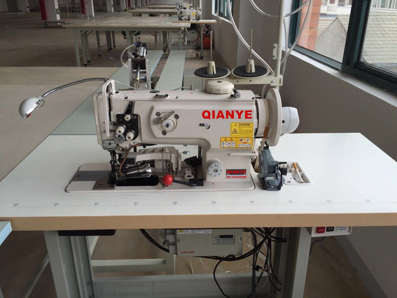 被子包边机 床垫棉被包切一体机 床垫座垫带刀带拖轮三同步包边机