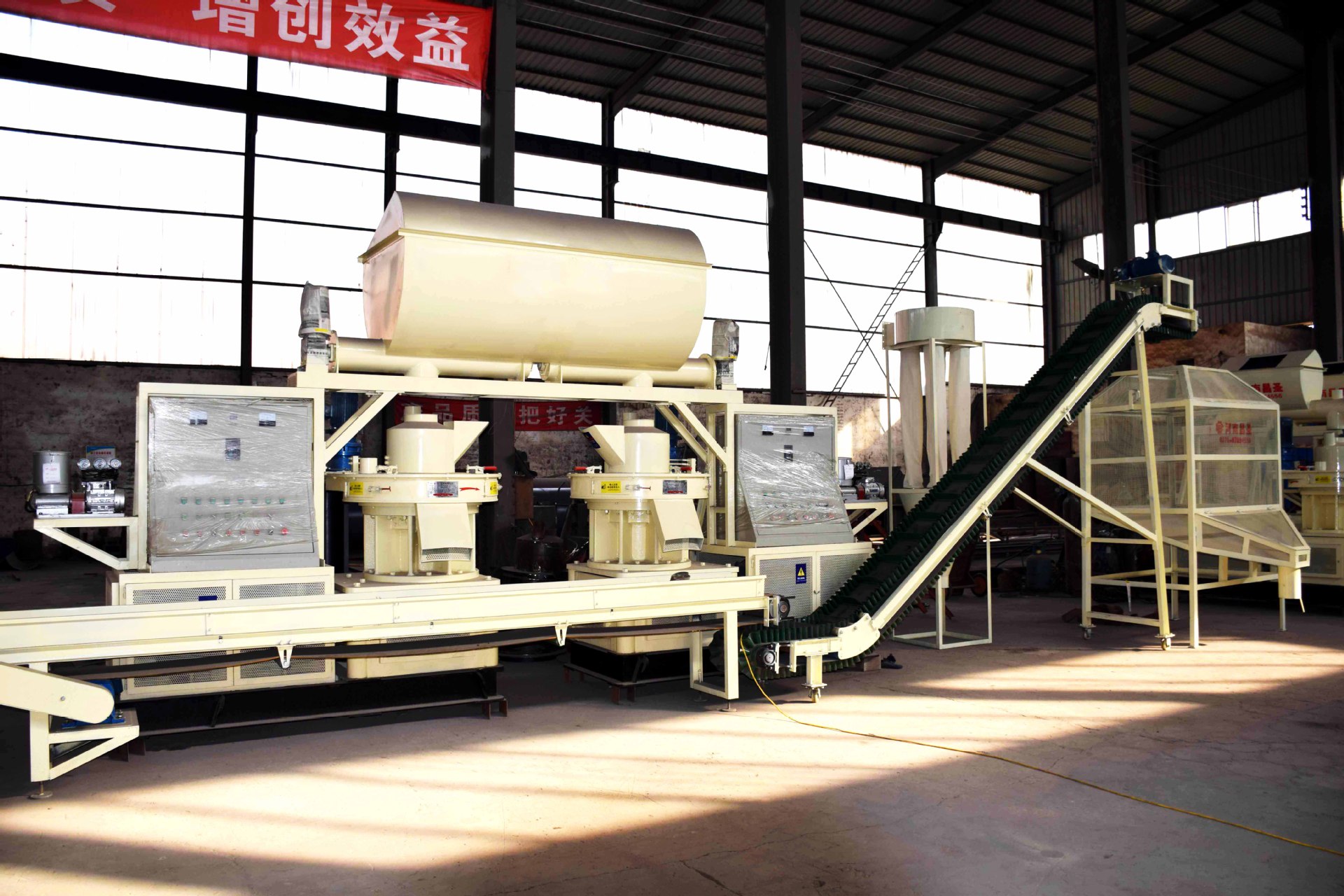 燃料颗粒机 立式环模木屑颗粒机 锯末制粒机生产线_环保/环保设备栏目