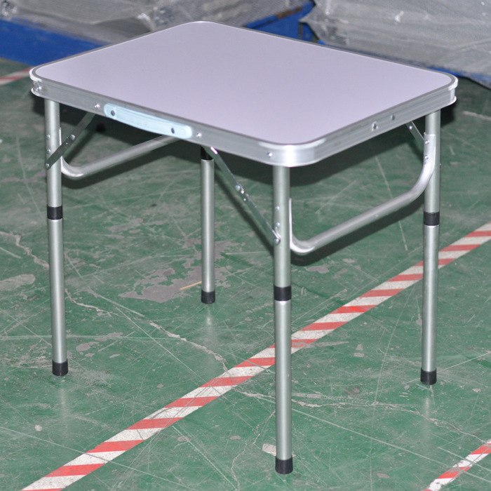 厂家直供便捷式铝合金折叠桌户外车载野营聚餐摆摊广告地推桌子