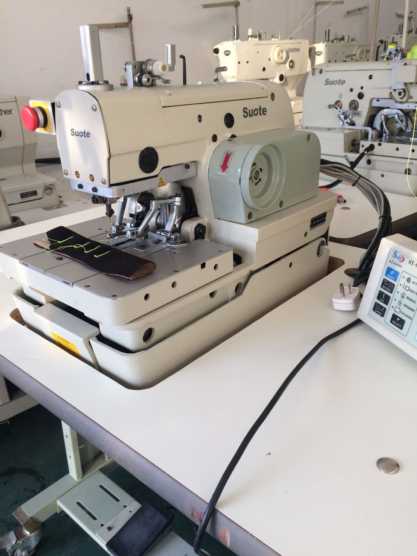 二手电脑圆头锁眼机,凤眼机,所特电脑圆锁,圆头锁眼机哪家好