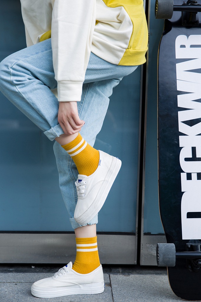 新品原宿袜子白色棉袜中筒两道杠学院风女士 运动二杠袜潮