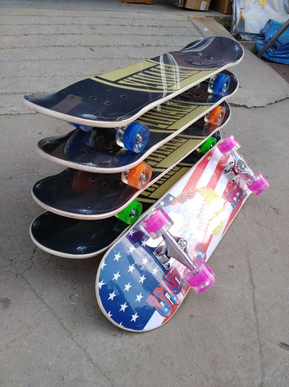 磨砂儿童滑板车 pu大闪光加大轮 木质滑板车