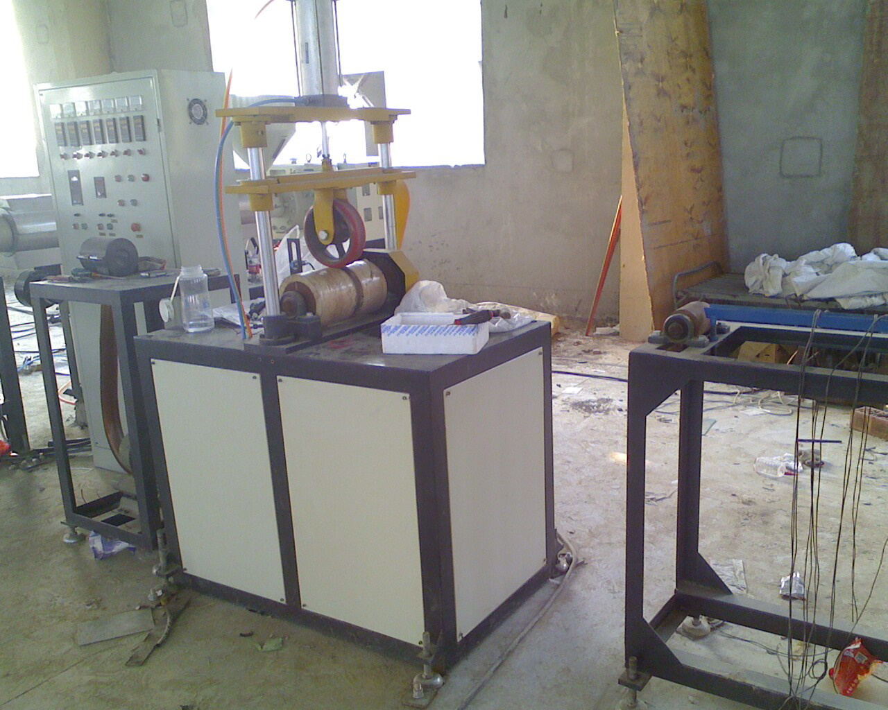 铁管pe包覆机器设备 不锈钢管pvc包塑设备