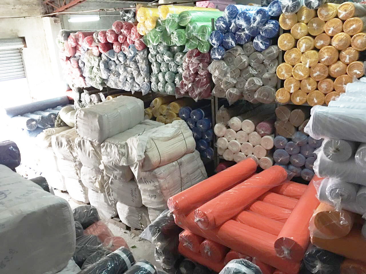 涤纶梭织斜纹布华达呢面料工衣面料服装工厂服饰面料厂家批发