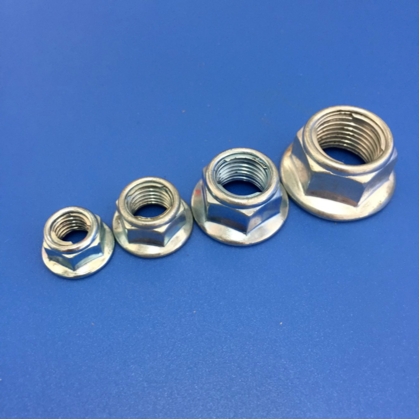 1-2000 全金属六角法兰面锁紧螺母 187