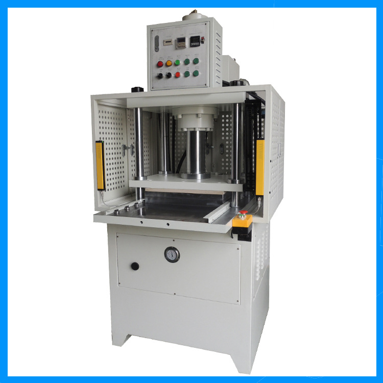 配置刀模冲压精度可达±15内四柱液压机工件废料裁切冲边机