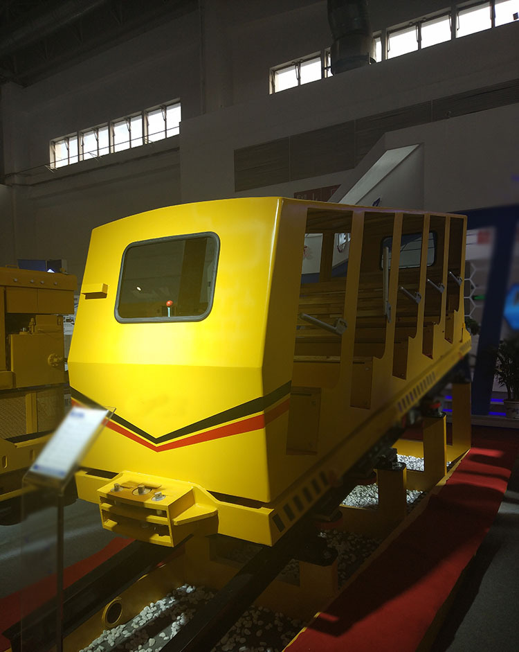 异形轨全路况卡轨人车