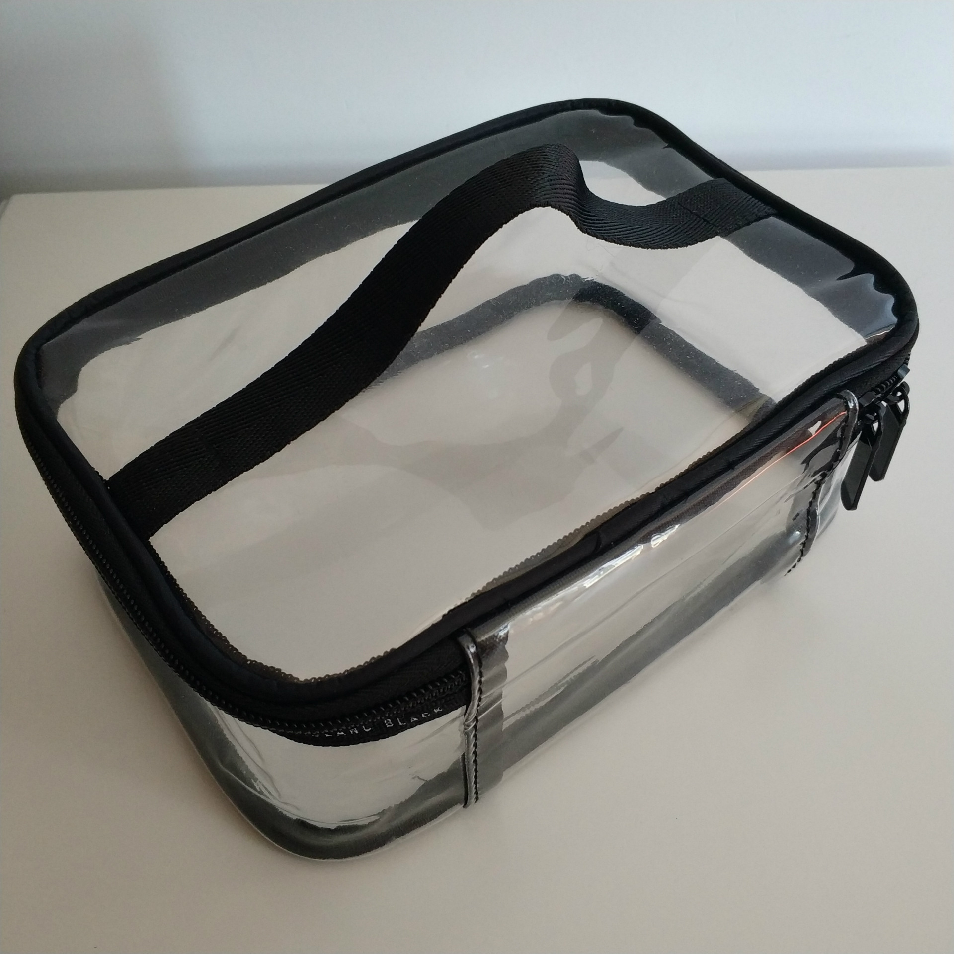 苍南县龙港昕益制袋厂, 手机防水袋;纸袋;化妆包;各类pvc包装定做