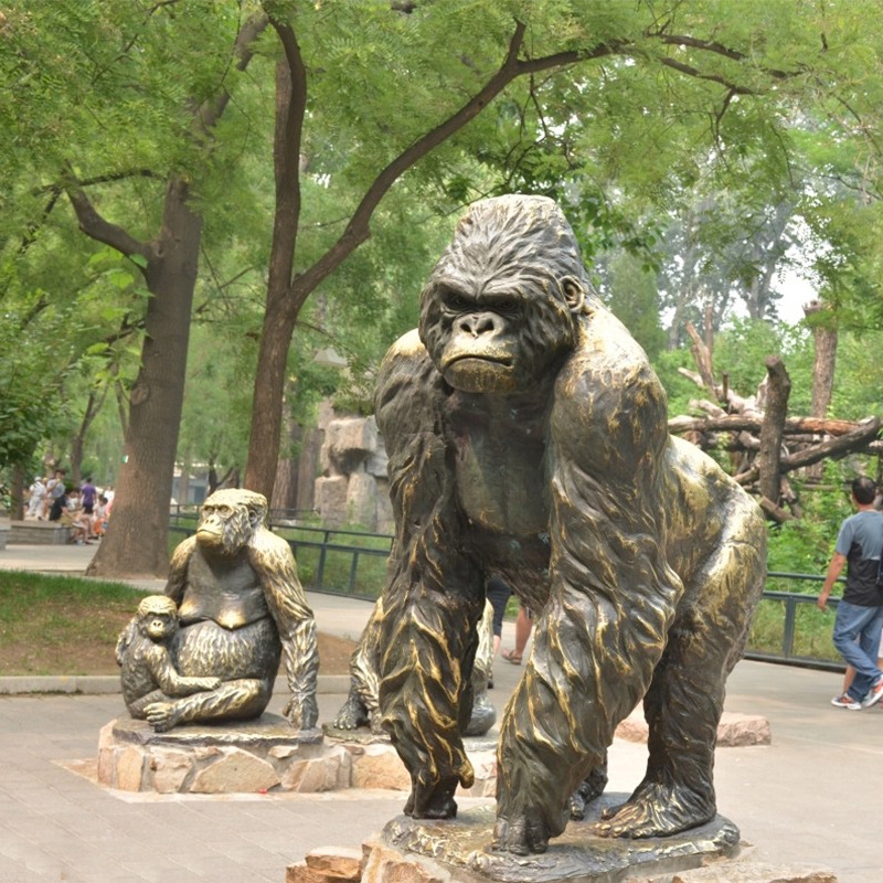 玻璃钢仿铜大黑猩猩雕塑 树脂仿真动物金刚大猩猩猴子雕塑定制