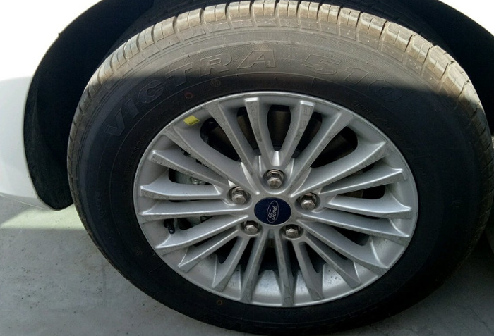 90后福睿斯车主提车用车作业