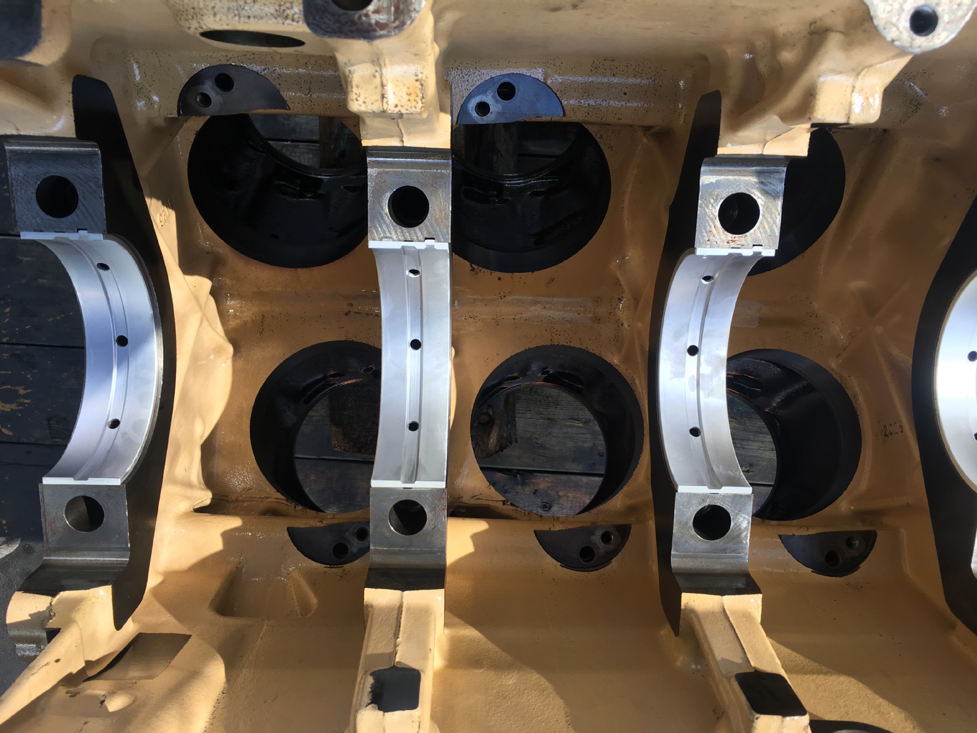 供应日本saa12v140发动机曲轴瓦6215-21-8180