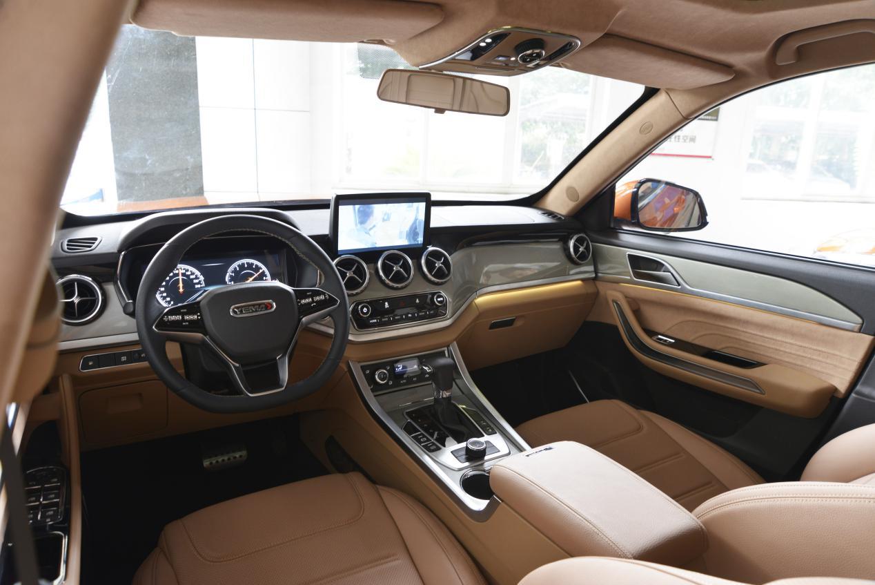 野马t80论坛 03 正文        除了配置不错,这个车里面的内饰更是让