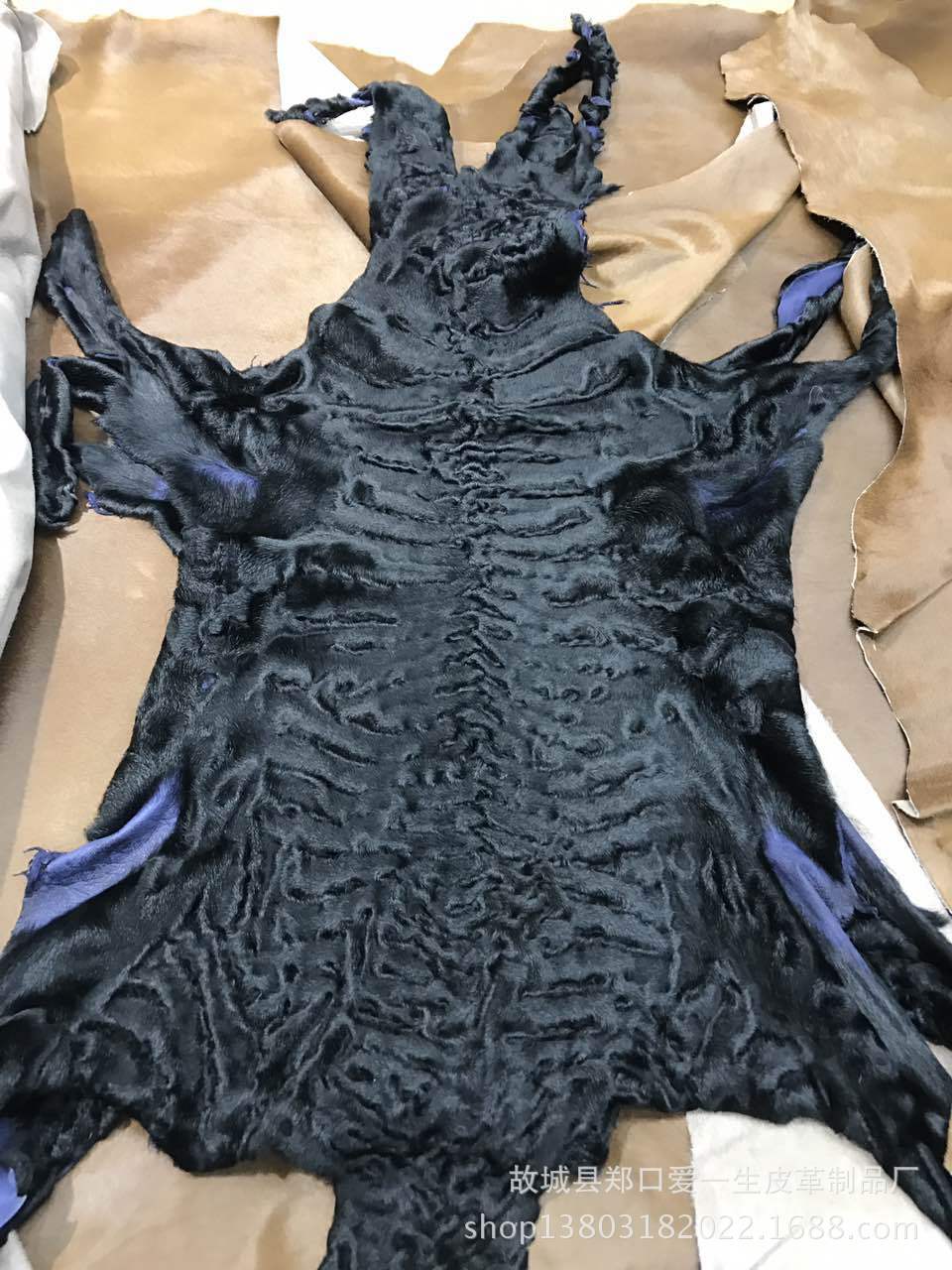 卡拉库尔皮毛一体 波斯羔羊皮毛 卷花羊皮毛 服装专用皮料