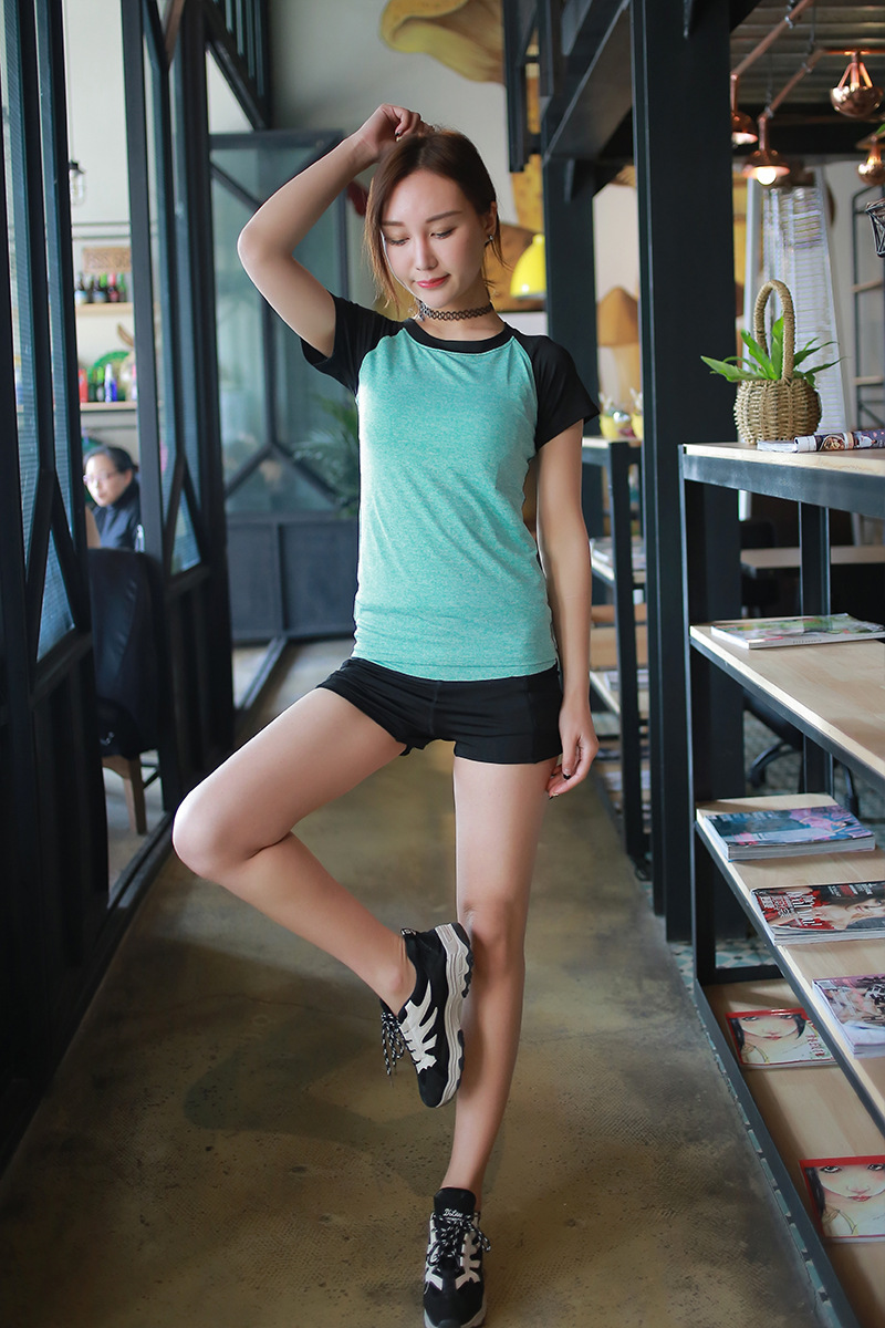 2018春夏新款速干短袖t恤打底衫女大码休闲运动短裤二件套装批发