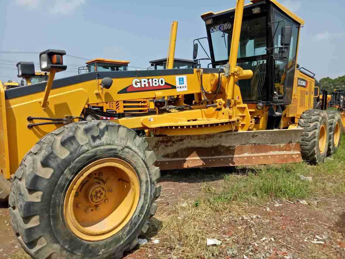 新疆二手徐工180平地机二手徐工gr180刮平机市场价格