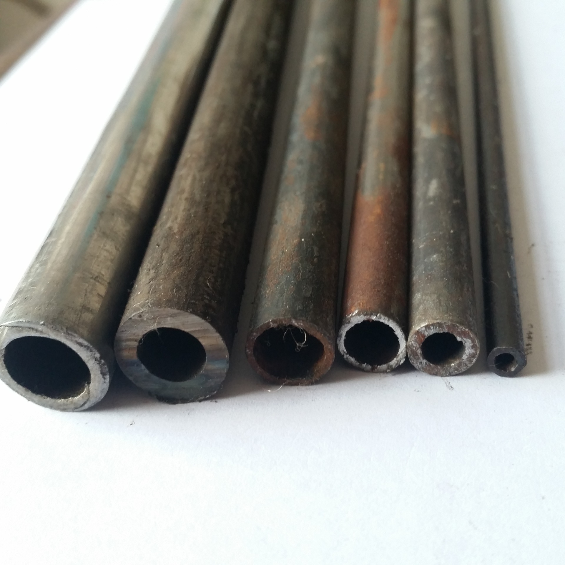 供应山东小口径光亮无缝管 精拔光亮钢管 冷拉圆铁管