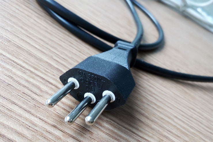 厂家直销瑞士sev认证三芯电源线插头