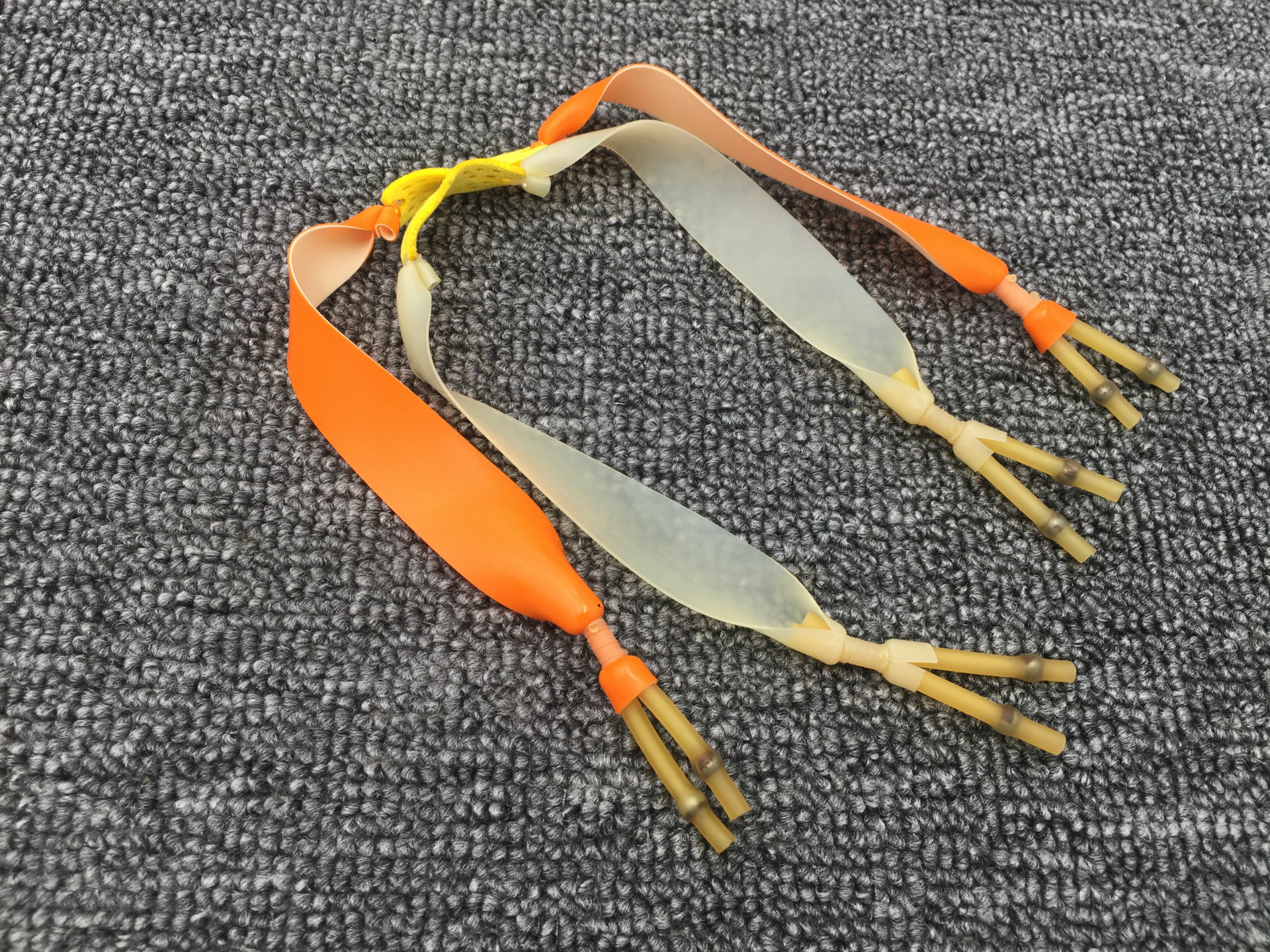 扁皮卡球拖挂皮筋 两卡双卡扁皮拖圆皮筋 厂家批发传统弹弓皮筋