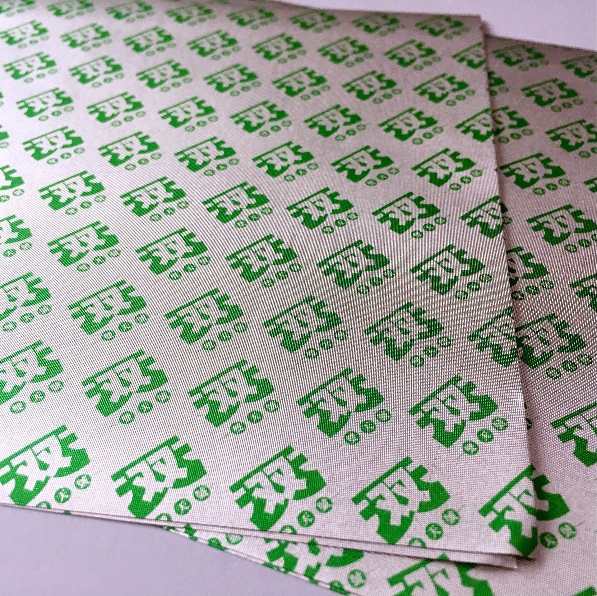 铝箔纸手提袋,铝箔纸商标;   以上产品都可以按客户要求规格来生产