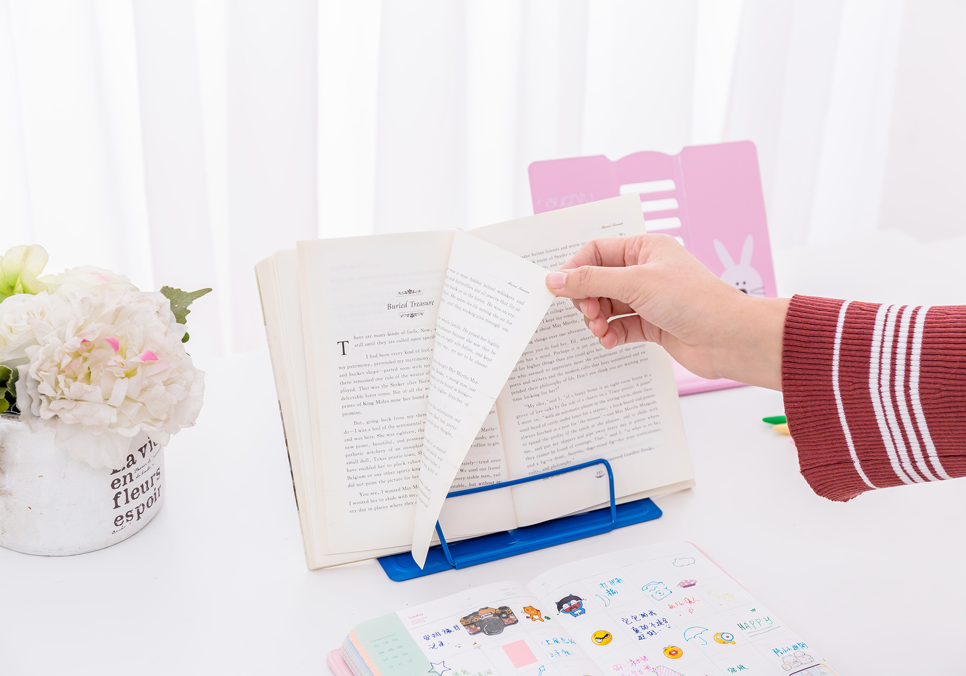 淘宝爆款学生桌面看书架阅读架可折叠金属书立工厂定制