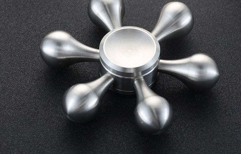 指尖陀螺 三头六臂手指陀螺水滴子指尖陀螺