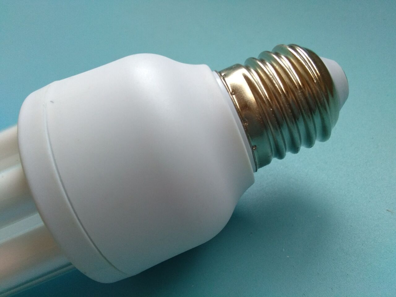 厂家直销u型节能灯泡 e27/b22大3u三基色节能灯 白光黄光节能灯