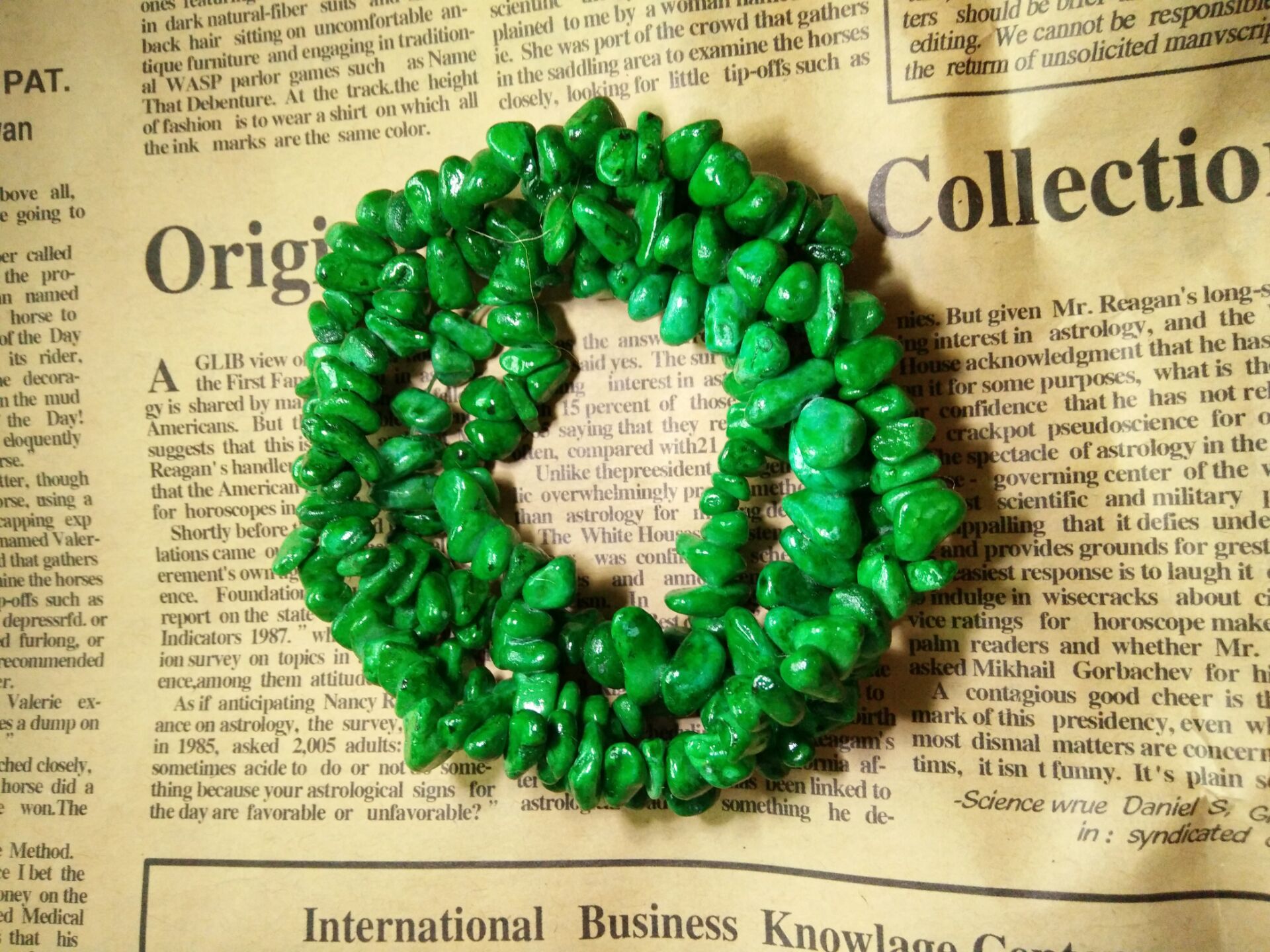 厂家直销绿松石碎石 彩色松石 饰品diy碎石散珠批发