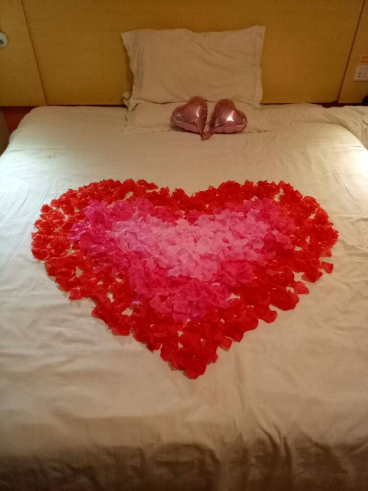 新款仿真花瓣玫瑰花瓣庆上撒花纺真玫瑰花辨144片结婚25k共19色