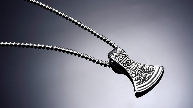 乌鸦热销货源 欧美摇滚时尚雷公锤霸气斧头钛钢吊坠 厂家直销批发