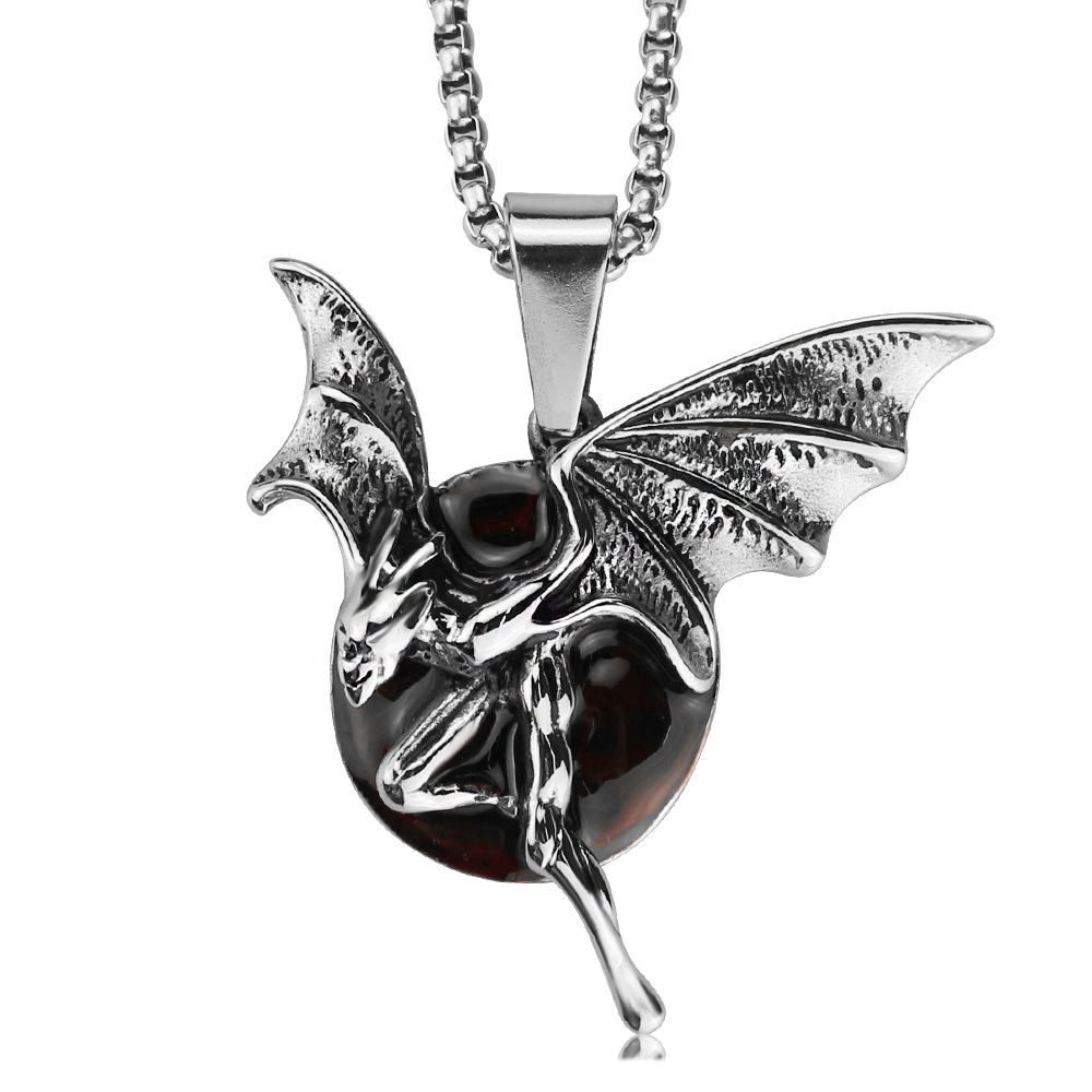 跨境新款蝙蝠铸造动物钛钢吊坠欧美夸张电影周边项链饰品男款