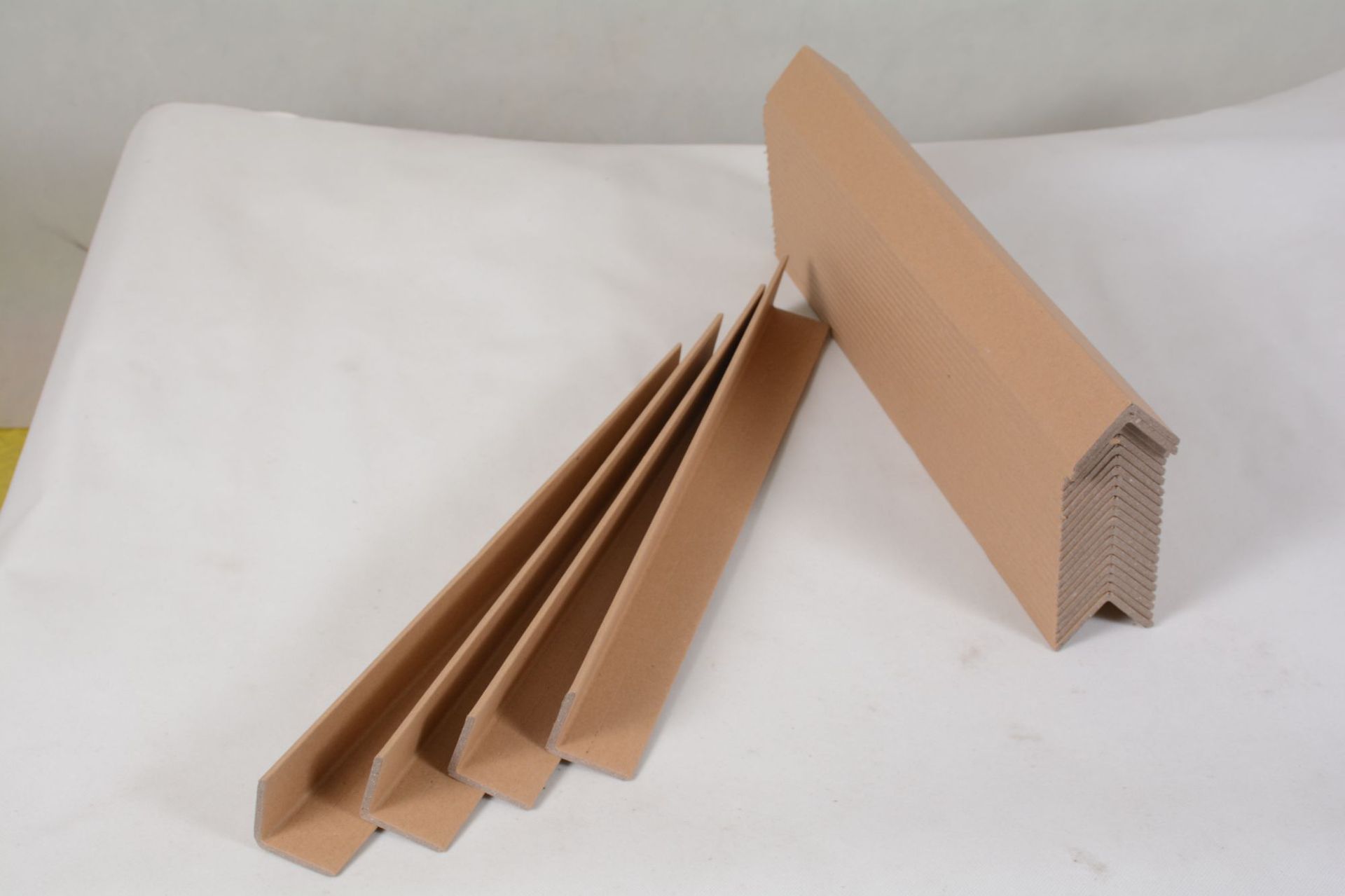 厂家直售l型纸护角护角条 纸质包角40*40*3毫米包装护角带定做