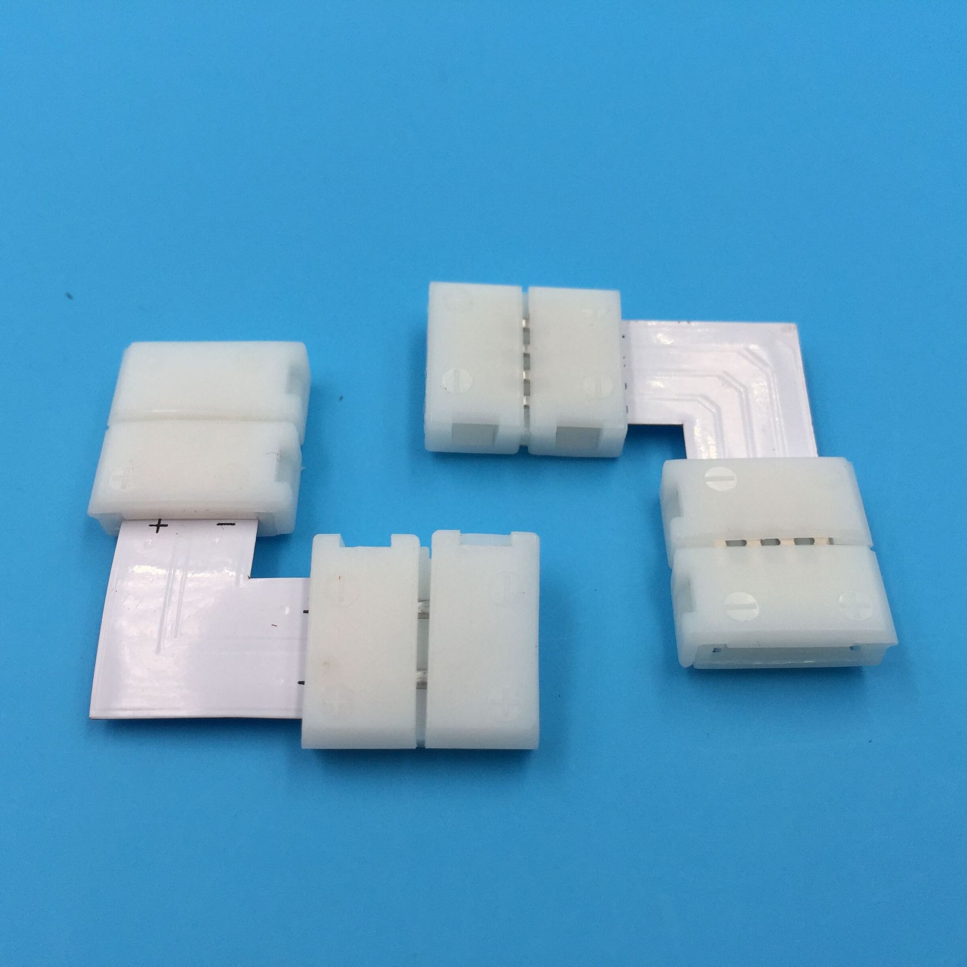 厂家直销5050rgb免焊连接头头10mm 4pin转换头l型七彩灯条连接器