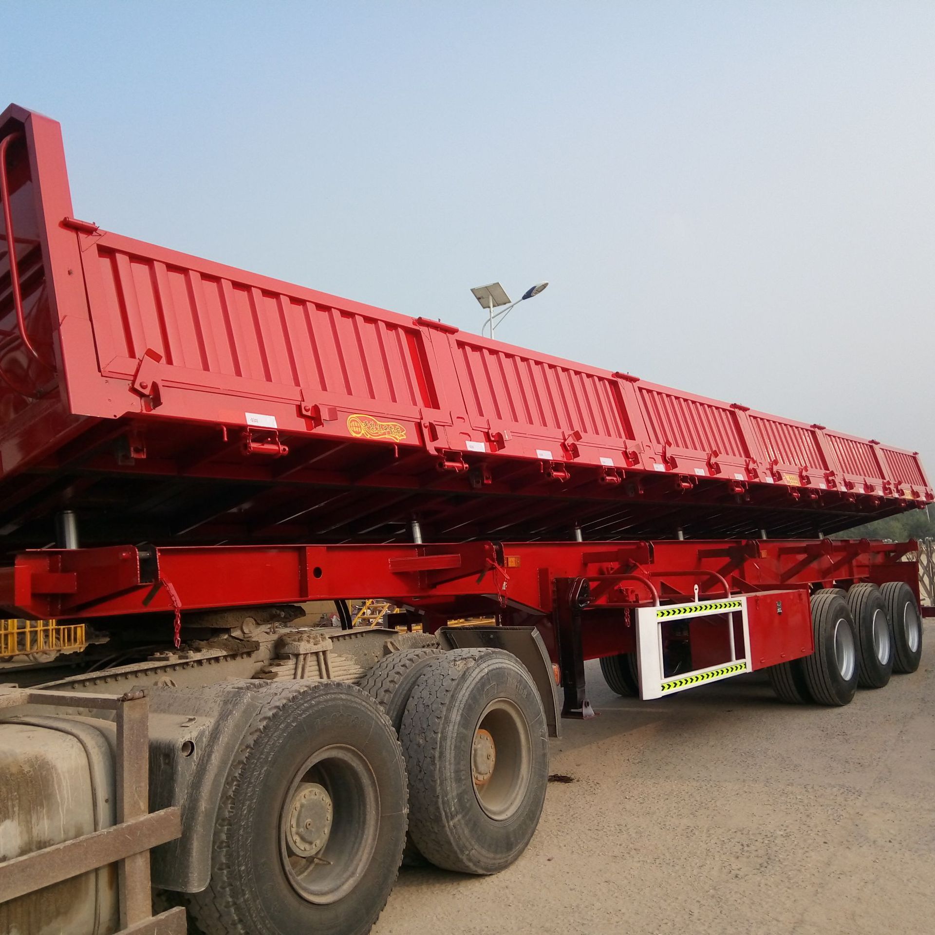 厂家定做 13米标准侧翻半挂车 栏板侧翻挂车 侧翻自卸车 厂家价格