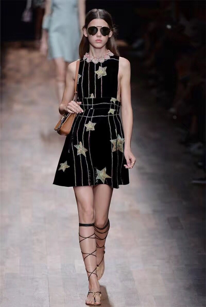 现货春夏新款亚麻布料 洗水麻提花100%麻布提花洗水麻 服装面料