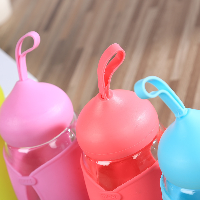 the new chocolate glass is cupped and cupped with a portable