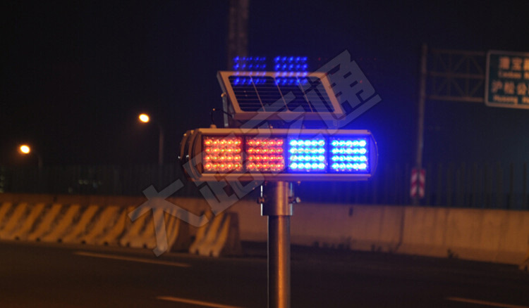 频闪警示灯_厂家双面太阳能爆闪指示灯 红蓝太阳能道路施工频闪 - 阿