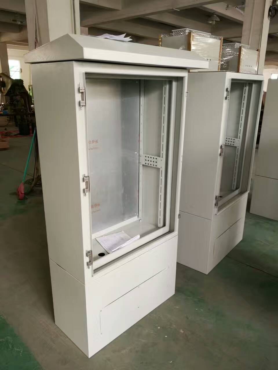 安装板颜色:ral1003或镀锌柜体颜色:ral7032/ral7035表面处理:去油