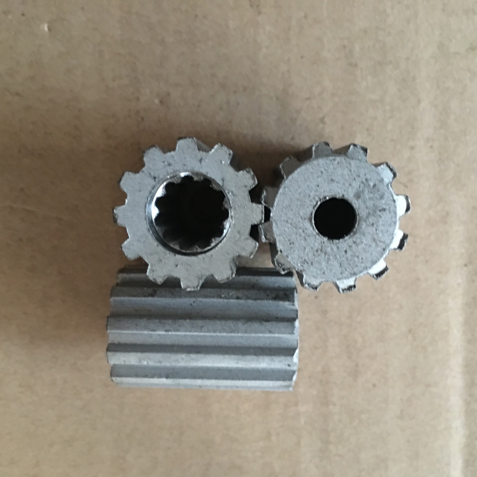 圣德龙全自动滚筒洗衣机波轮芯 铁内11齿 外12齿 高34mm直径23mm