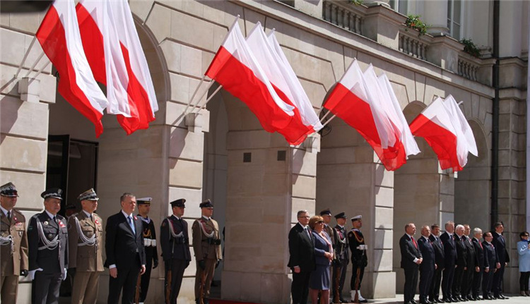 现货厂家直供速卖通 波兰国旗 旗帜批发4号旗90*150cm 3*5ft旗子