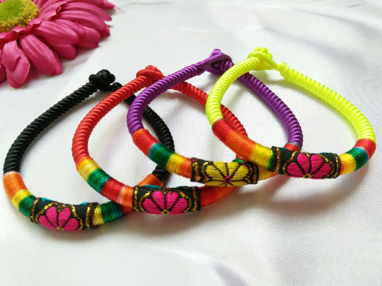 端午节民族风手工编五彩绳特色绣花手链旅游小礼品批发