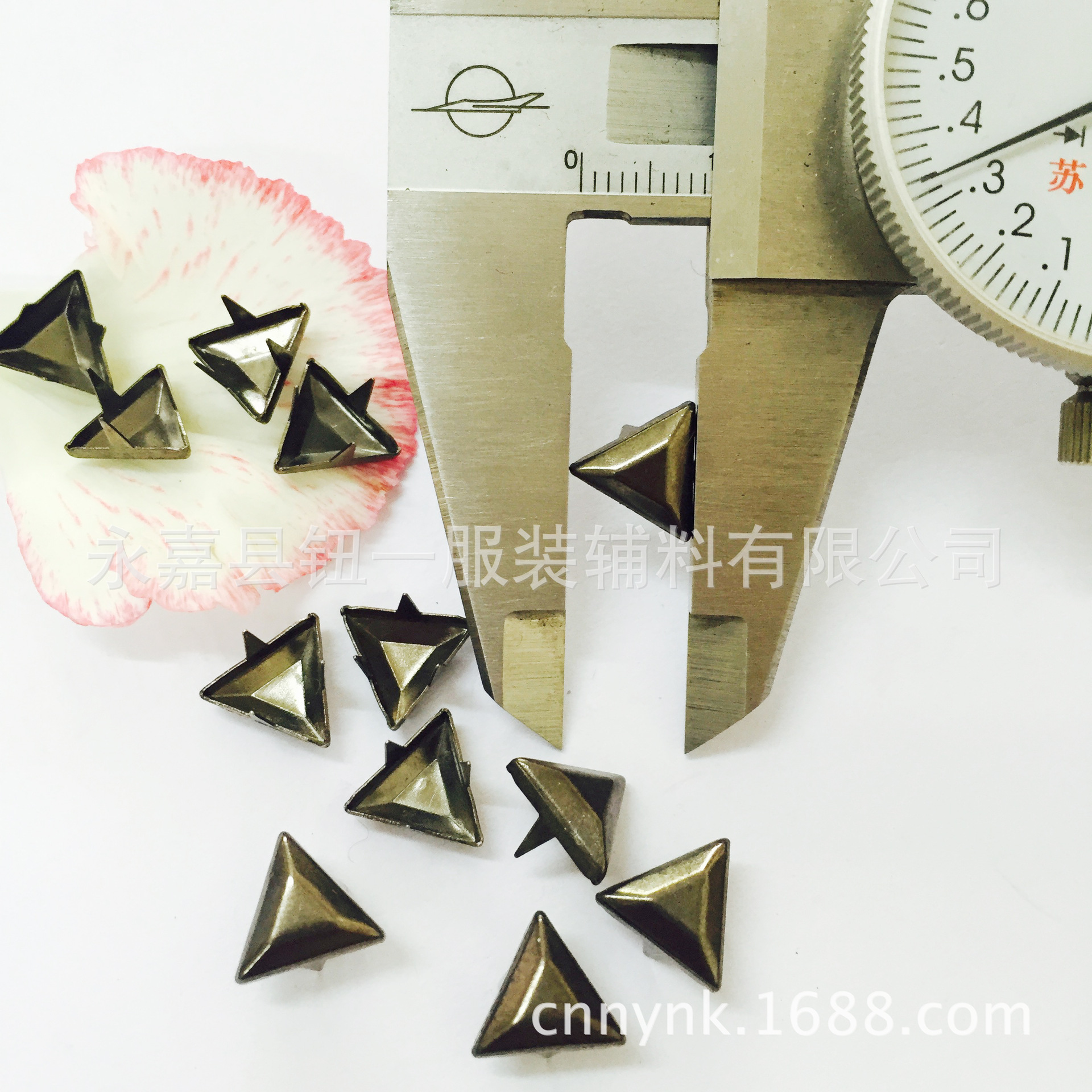 【厂家直销】三角形三角钉/金属三角钉/箱包配件/服装辅料装饰钉