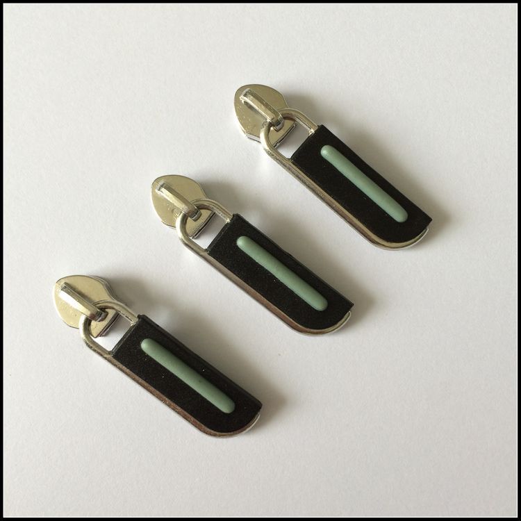 5号尼龙双色注塑皮拉头 箱包拉链头 [箱包专用拉头]