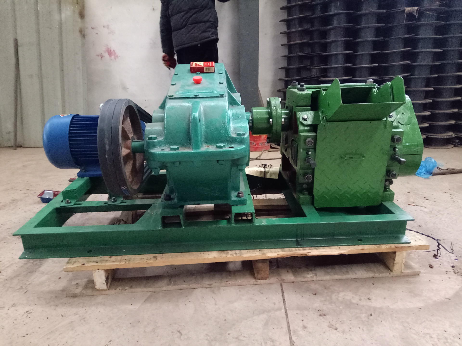 大型甘蔗榨汁机 红糖压榨机 商用1-4吨 支持定做 厂家直销