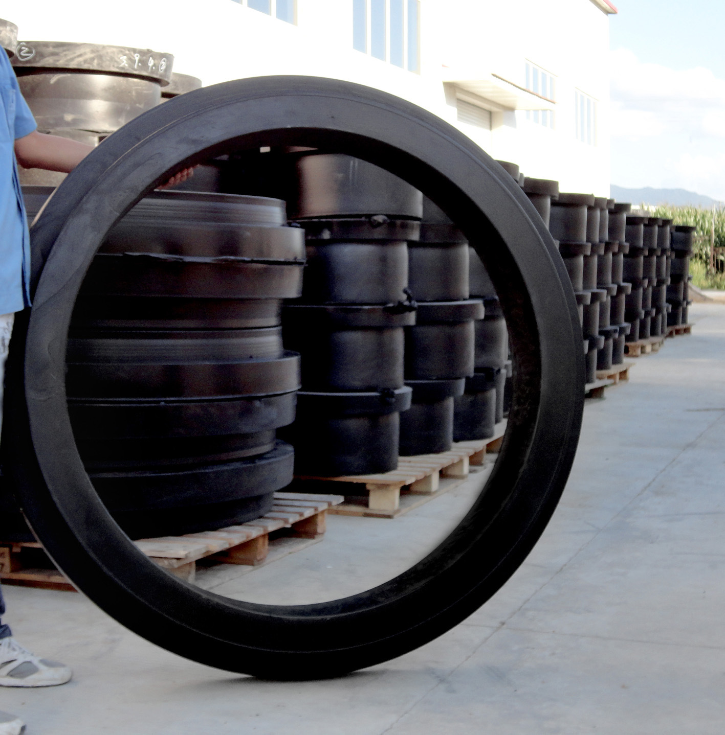 hdpe注塑法兰根厂家经销//dn1000-10公斤压力pe法兰根一次成型