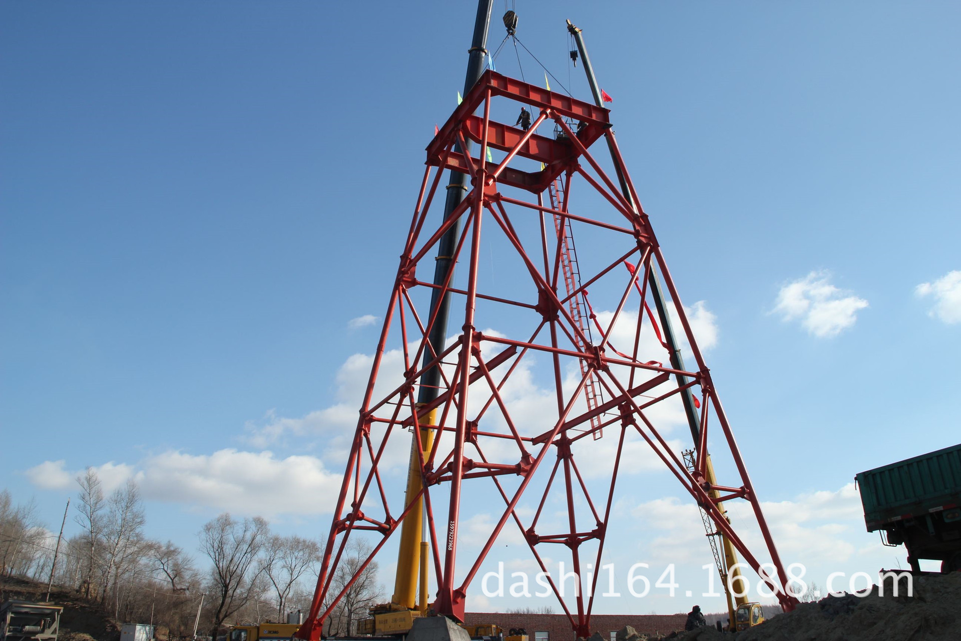 新型凿井钢管井架(也叫临时凿井井架);箱型井架(也叫永久性井架)凿井