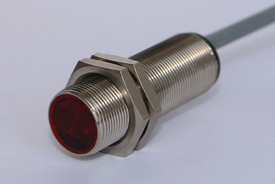 m18 漫反射型红外光电开关接近传感器 直流三线 npn pnp