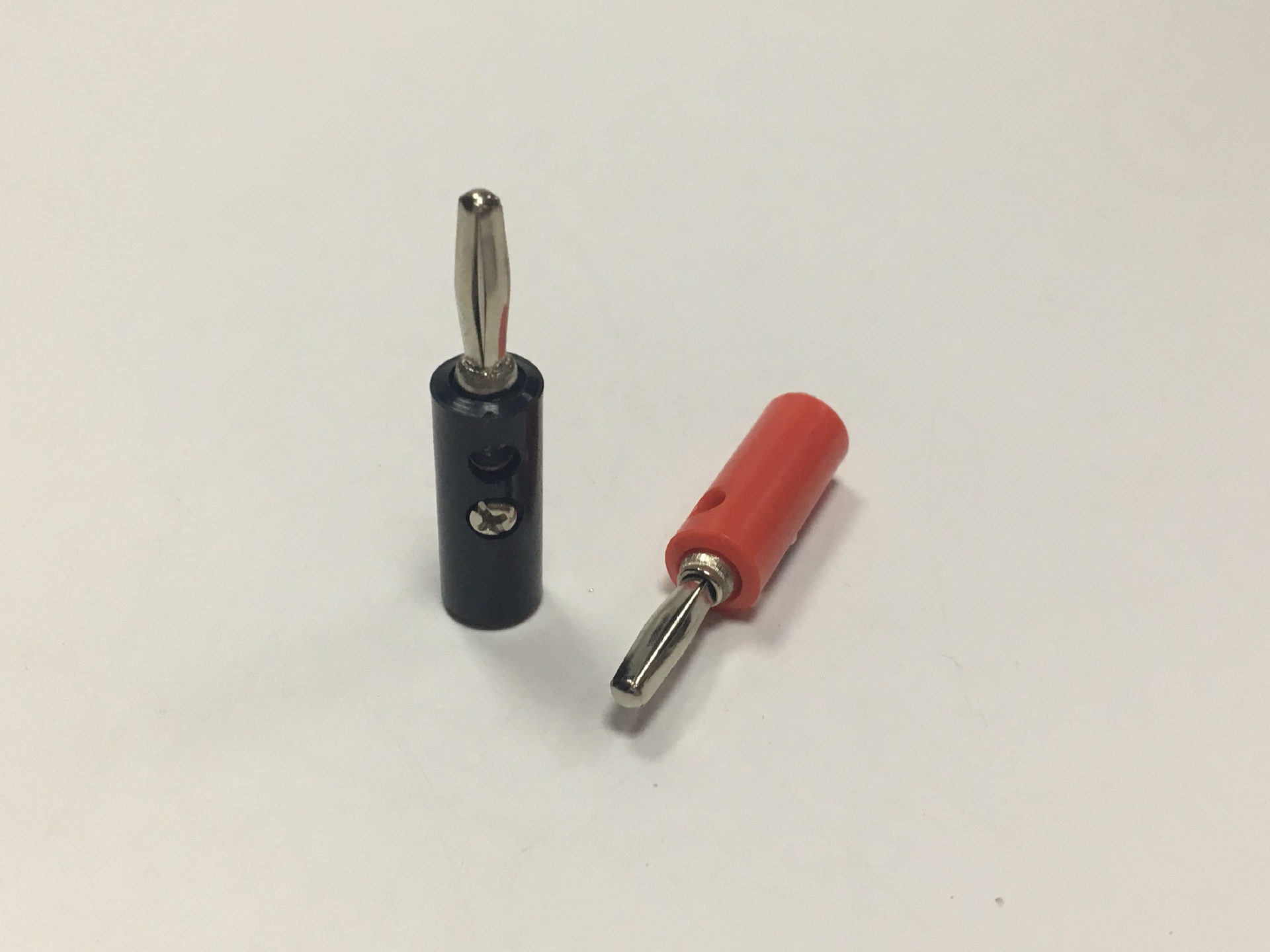 香蕉插头_厂家直销免焊接香蕉 可定制喇叭座工业音视频接线插头 - 阿